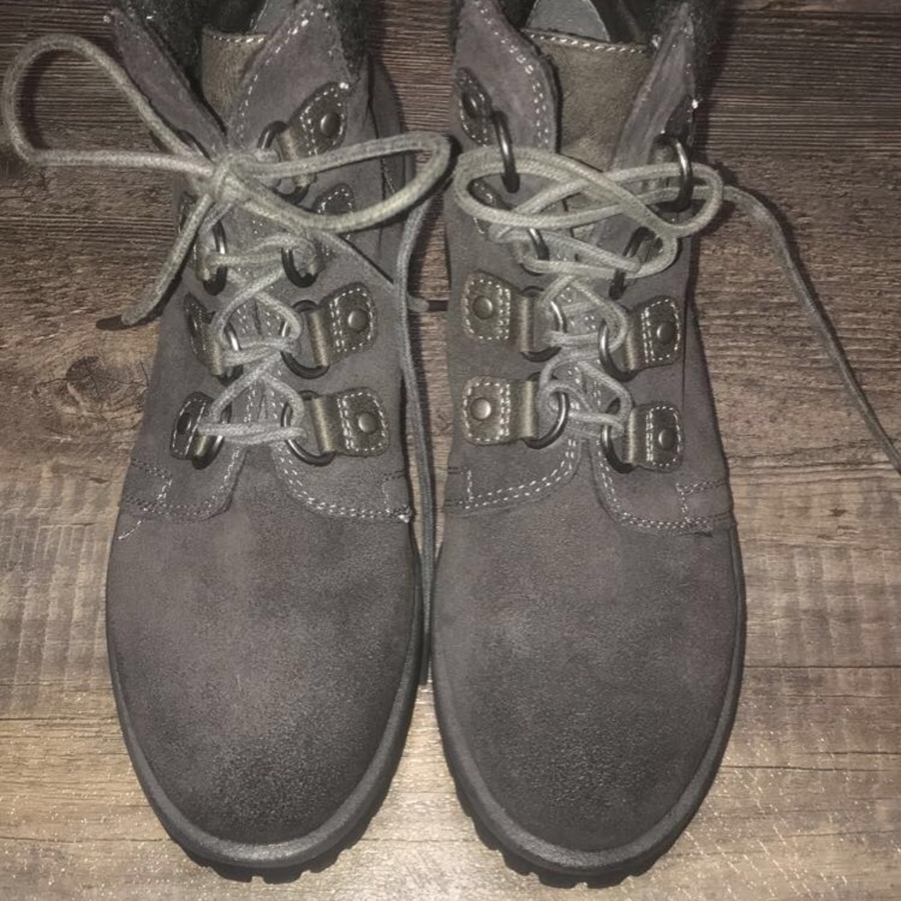 White Mountain Grey Boots